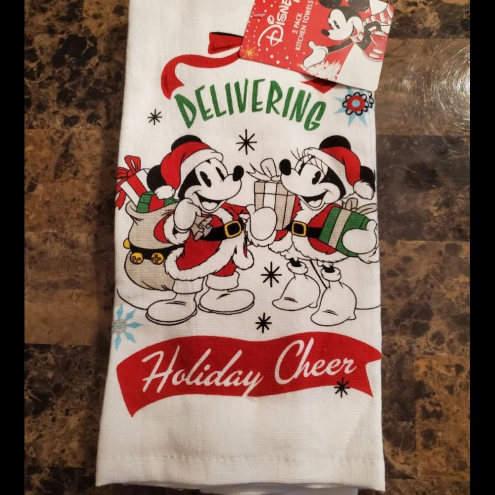 Mickey and Minnie Christmas hand towels